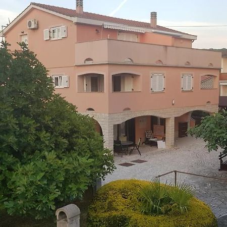 Apartments Ivanka G Malinska Esterno foto