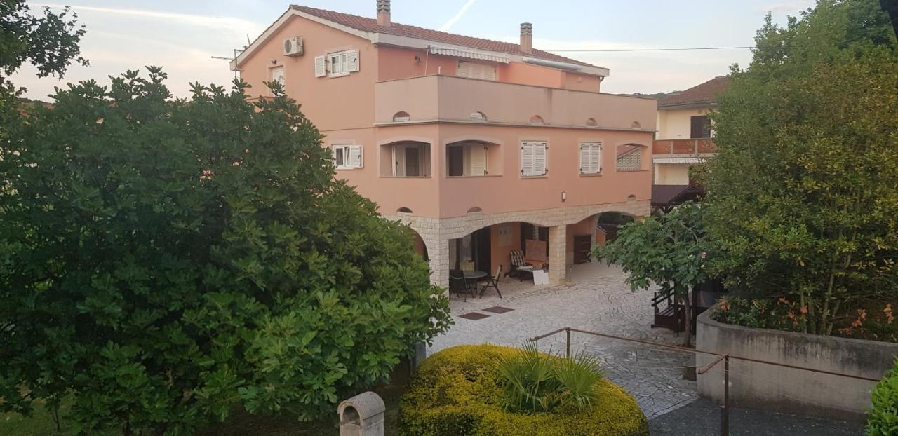 Apartments Ivanka G Malinska Esterno foto